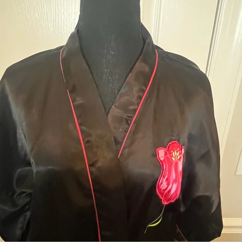 Vintage Liz Banks Satin Kimono Robe Black Pink Floral Embroidery Lounge Wear